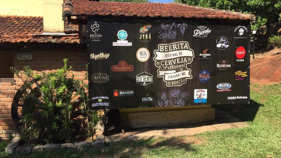 Backdrop do BeerIta com as cervejarias e patrocinadores da edição